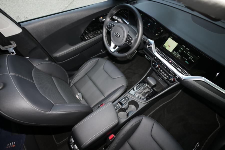Интерьер Kia Niro EcoHybrid (DE) 2019 года  (WW) (фото 8 из 53)